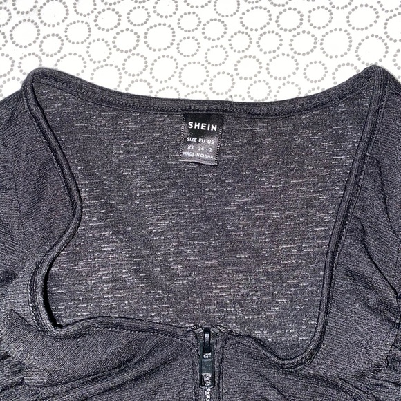 Ruched Asymmetrical Hem Crop Top - Picture 6 of 6